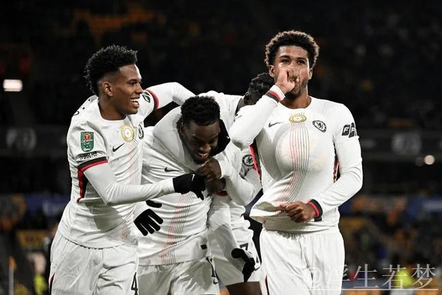 A-桑托斯:切尔西像一个大家庭,詹姆斯和库库让我获益匪浅 A-桑托斯:切尔西像一个大家庭,詹姆斯和库库让我获益匪浅